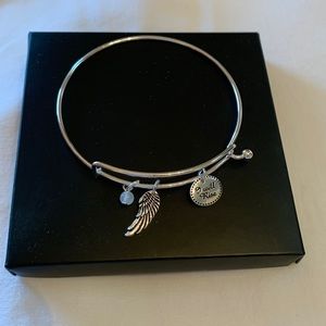 New “I will Rise” silver expandable bracelet
